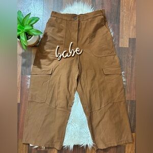 Lululemon Light Utilitech Cropped Cargo Pants